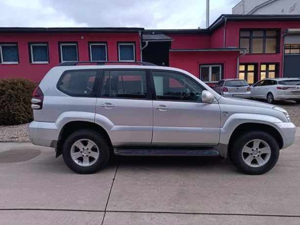 toyota-land-cruiser-30-d-4d-big-1