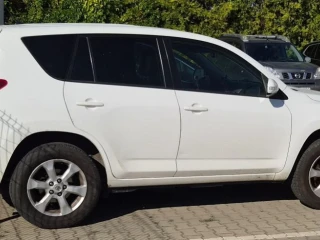 toyota-rav4-rav-4-22l-d-4d-mt-4wd
