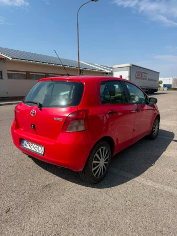 toyota-yaris-13-vvt-i-terra-cool-big-2