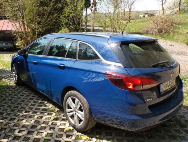 opel-astra-sport-tourer-astra-st-14-turbo-smile-92kw125hp-m6-big-1