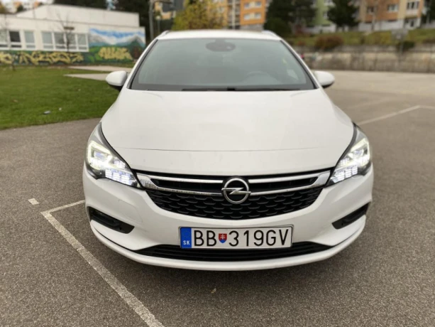 opel-astra-sport-tourer-opel-astra-st-16-cdti-136k-turbo-at6-aa698hr-big-3
