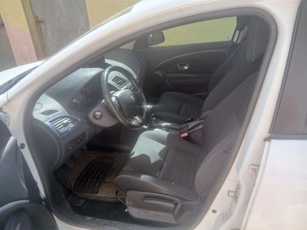 renault-megane-cc-14-tce-dynamique-96kw130hp-m6-big-2