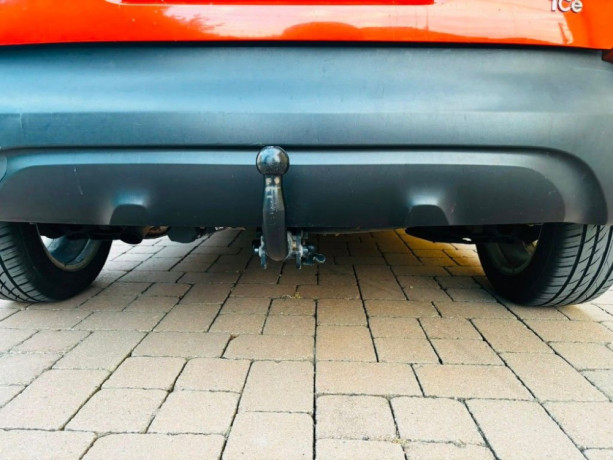 renault-captur-oranzovy-automat-tazne-zariadenie-big-3