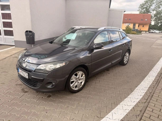 renault-megane-grandtour-predam-vo-velmi-dobrom-stave-renault-megane-combi-grandtour-big-2