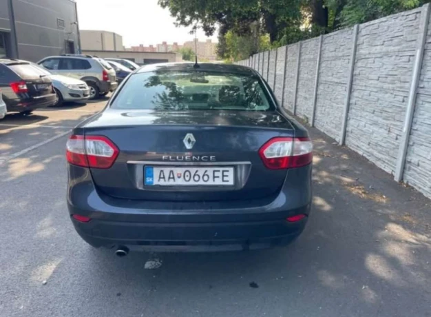 renault-fluence-16-81kw-rv-2010-293xxxkm-plne-pojazdne-vsetko-poriadku-tichucky-benzinovy-motor-big-2
