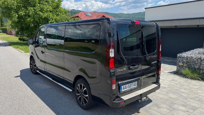 renault-trafic-spaceclass-blue-dci-170-l2-edc-125kw170hp-a6-big-2