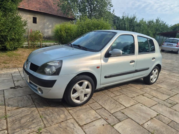 renault-clio-12-16v-expression-big-0
