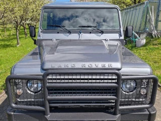 land-rover-defender-110-1-majitel-61-765-km-top-stav