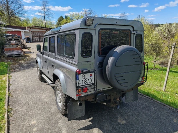 land-rover-defender-110-1-majitel-61-765-km-top-stav-big-2