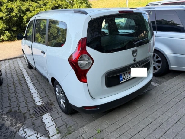 dacia-lodgy-15-blue-dci-95-ss-comfort-70kw95hp-m6-big-2