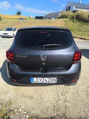 dacia-sandero-10-sce-big-3