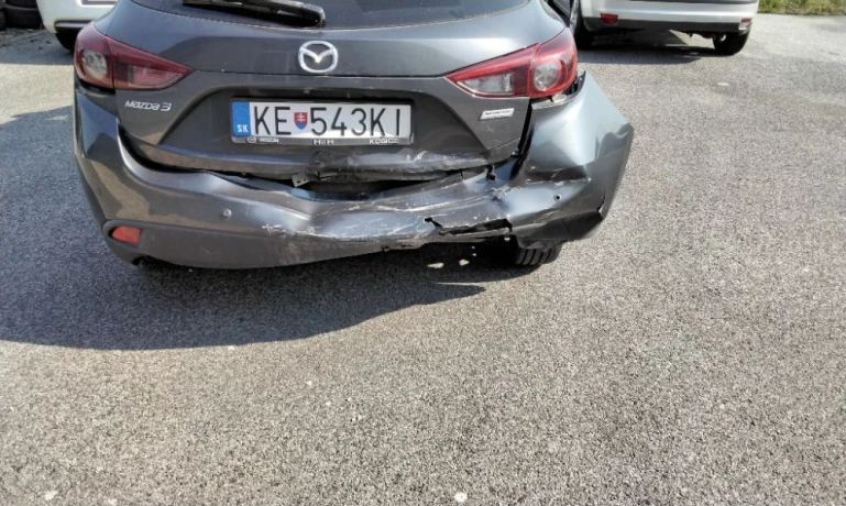 mazda-3-20-skyactiv-g120-attraction-88kw120hp-m6-big-0
