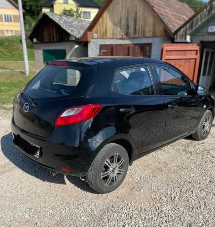 mazda-2-13i-ce-55kw75hp-m5-big-2