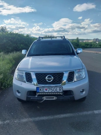 nissan-navara-uprava-big-2