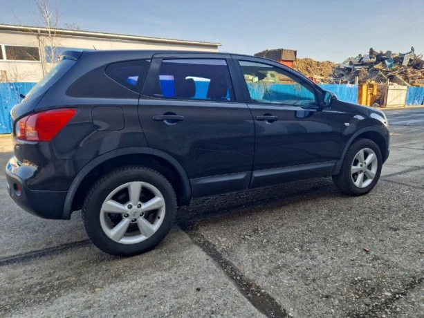 nissan-qashqai-20-dci-110-kw-lounge-4x4dovoz-taliansko-bez-korozie-big-2