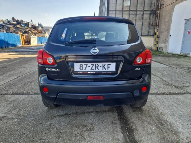 nissan-qashqai-20-dci-110-kw-lounge-4x4dovoz-taliansko-bez-korozie-big-3