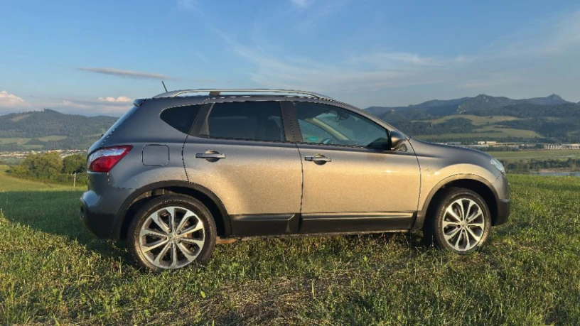 nissan-qashqai-16-dci-4x4-i-tekna-96kw130hp-m6-big-0