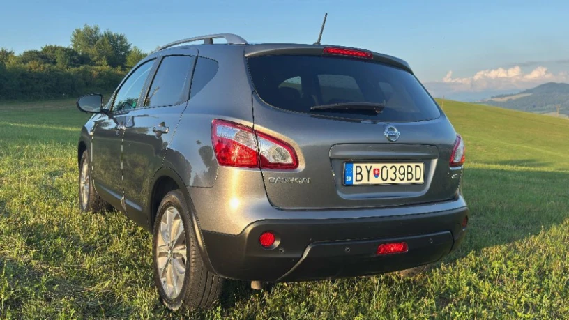 nissan-qashqai-16-dci-4x4-i-tekna-96kw130hp-m6-big-2
