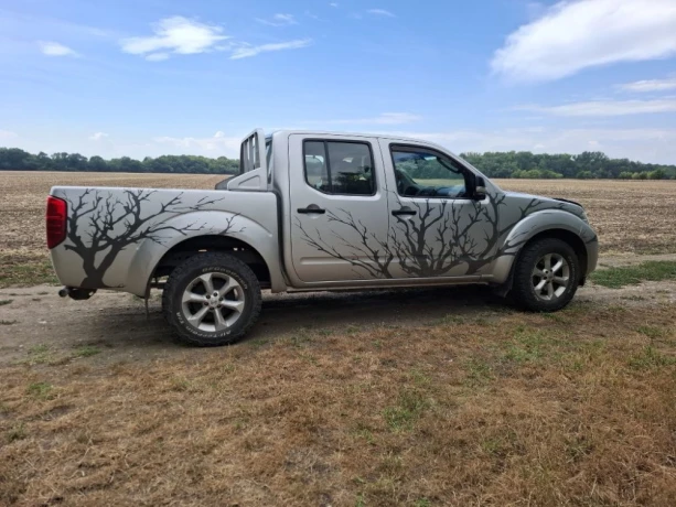 nissan-navara-nissan-big-1