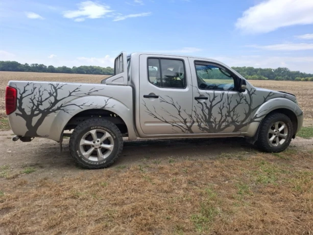 nissan-navara-nissan-big-2