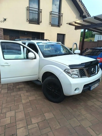 nissan-pathfinder-v-zachovalom-stave-big-0