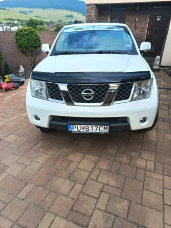 nissan-pathfinder-v-zachovalom-stave-big-3