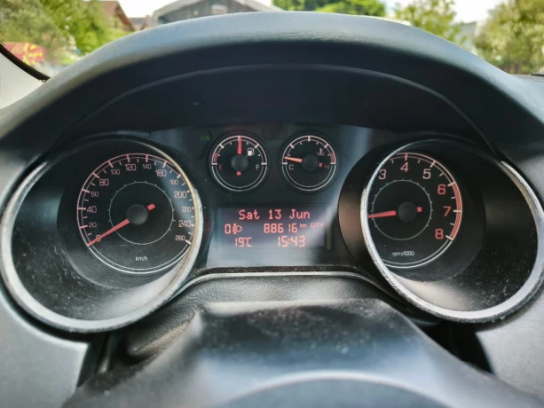 fiat-bravo-14-16v-active-66kw90hp-m6-big-2