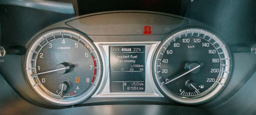 suzuki-vitara-16-vvt-premium-4wd-88kw120hp-m5-big-3
