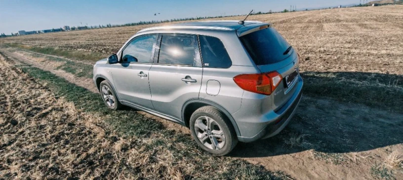 suzuki-vitara-16-vvt-premium-4wd-88kw120hp-m5-big-0