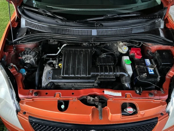 suzuki-swift-13-glx-4x4-abs-ac-68kw93hp-m5-big-3