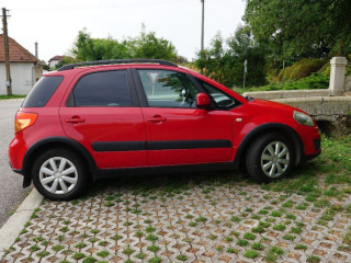 suzuki-sx4-15-glx-urban-line-82kw112hp-m5