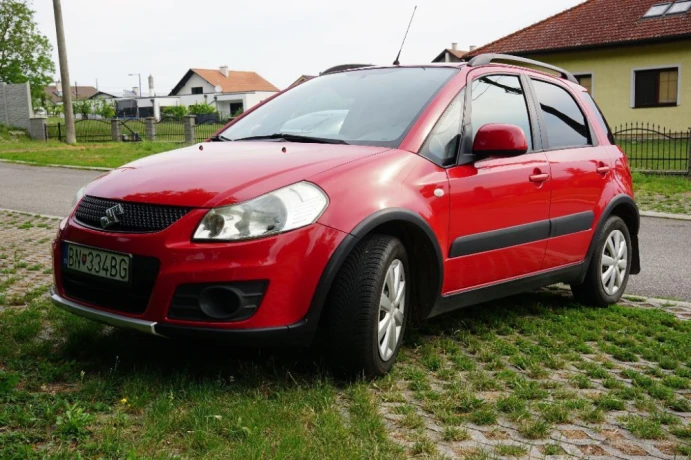 suzuki-sx4-15-glx-urban-line-82kw112hp-m5-big-1