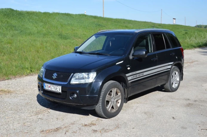suzuki-grand-vitara-19-ddis-big-0