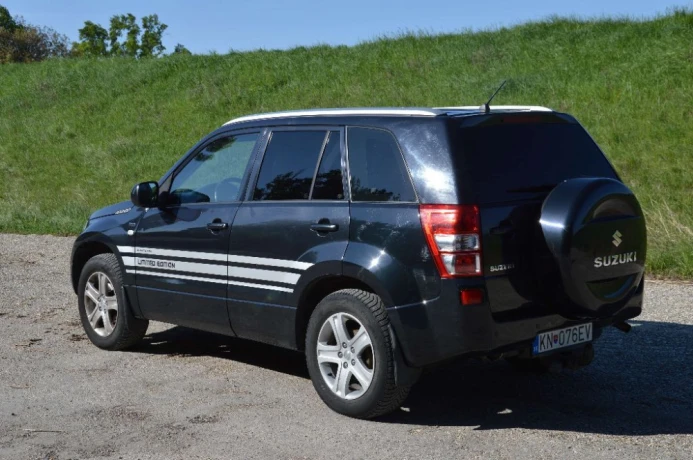 suzuki-grand-vitara-19-ddis-big-2