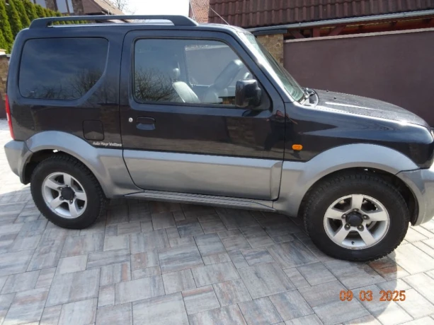 suzuki-jimny-13-vx-4wd-big-1