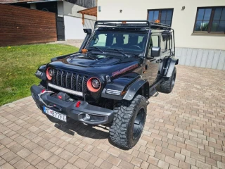 jeep-wrangler-rubicon-unlimited-36-v6-pentastar-expedicny-special