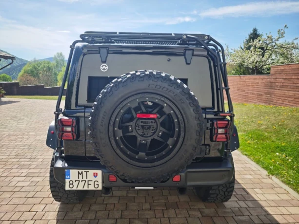 jeep-wrangler-rubicon-unlimited-36-v6-pentastar-expedicny-special-big-3