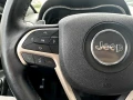 jeep-grand-cherokee-30l-v6-td-laredo-at-140kw190hp-a8-small-1