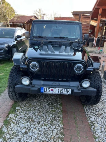 jeep-wrangler-40-sahara-at-130kw177hp-a4-big-1