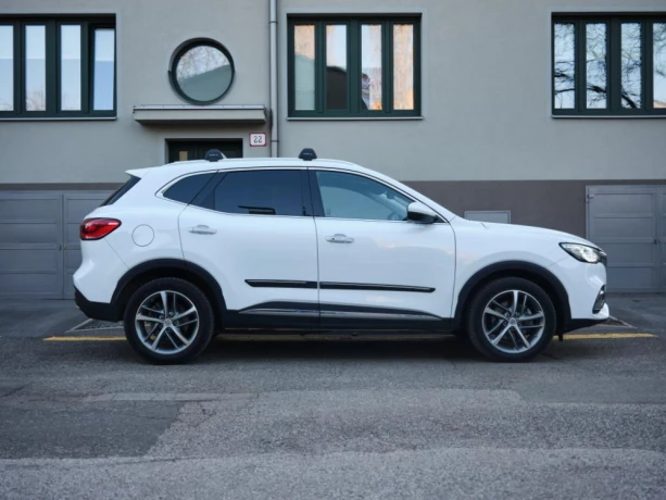 mg-ehs-hatchback-119kw-automat-big-0