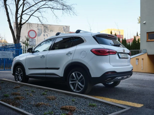 mg-ehs-hatchback-119kw-automat-big-3