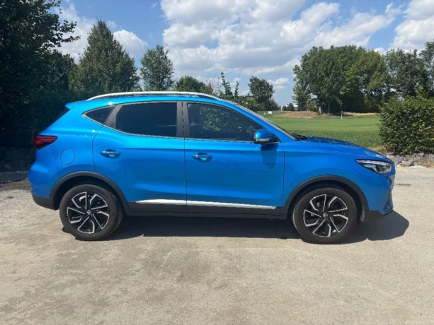 mg-zs-10-tgi-exclusive-at-82kw111hp-a6-big-1