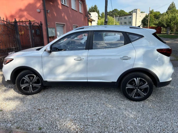 mg-zs-10-tgi-exclusive-at-82kw111hp-a6-big-2