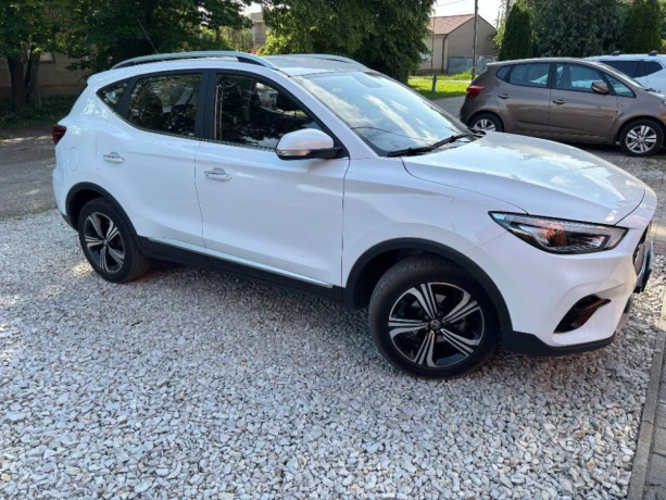 mg-zs-10-tgi-exclusive-at-82kw111hp-a6-big-1