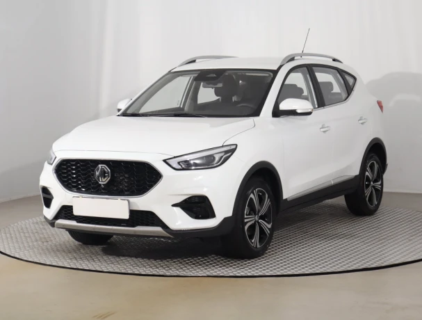 mg-zs-suv-15-essential-plus-sr1maj-big-0