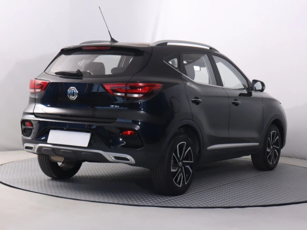 mg-zs-suv-15-emotion-plus-sr1maj-big-3