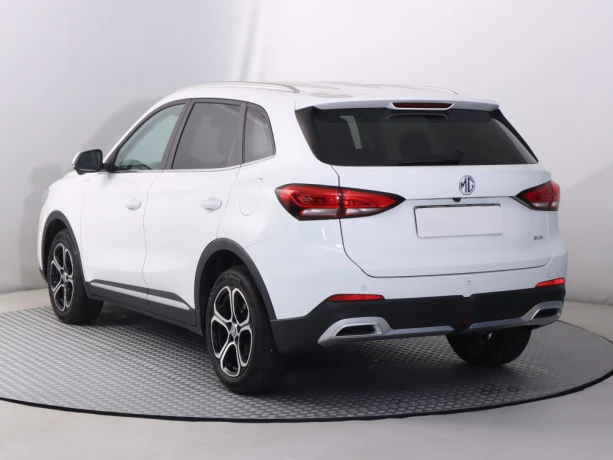 mg-zs-suv-15-i-elegance-servkniha-koza-big-2