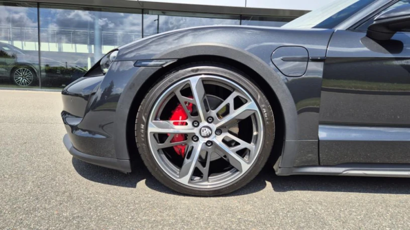 porsche-taycan-4s-cross-turismo-porsche-approved-big-2