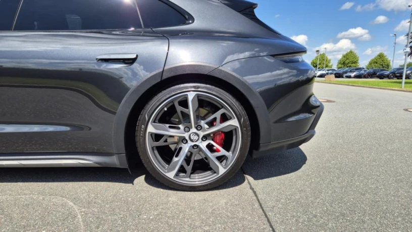 porsche-taycan-4s-cross-turismo-porsche-approved-big-3