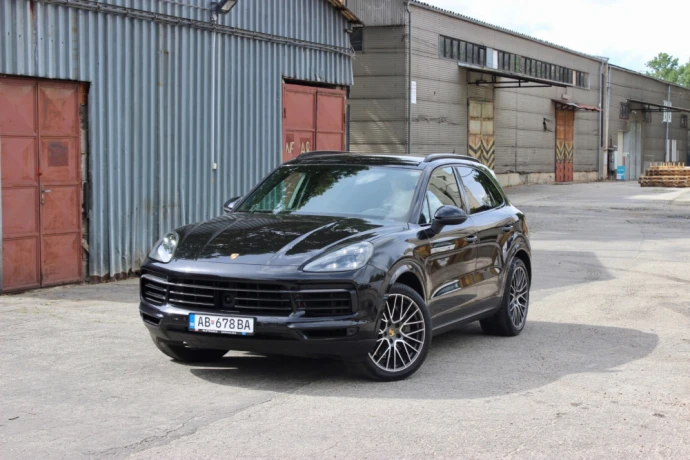 porsche-cayenne-s-4x4-at-big-0